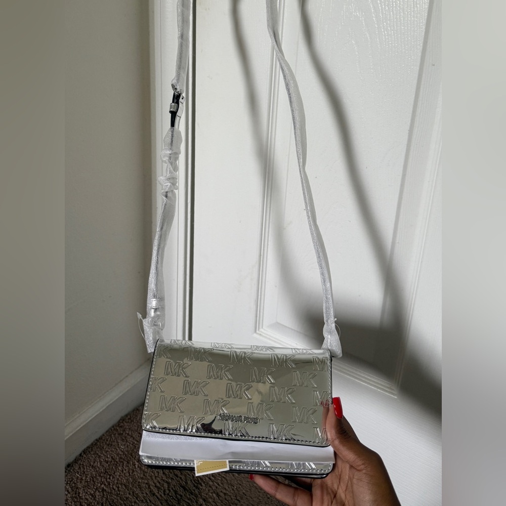Michael Kors Silver Crossbody 🩶